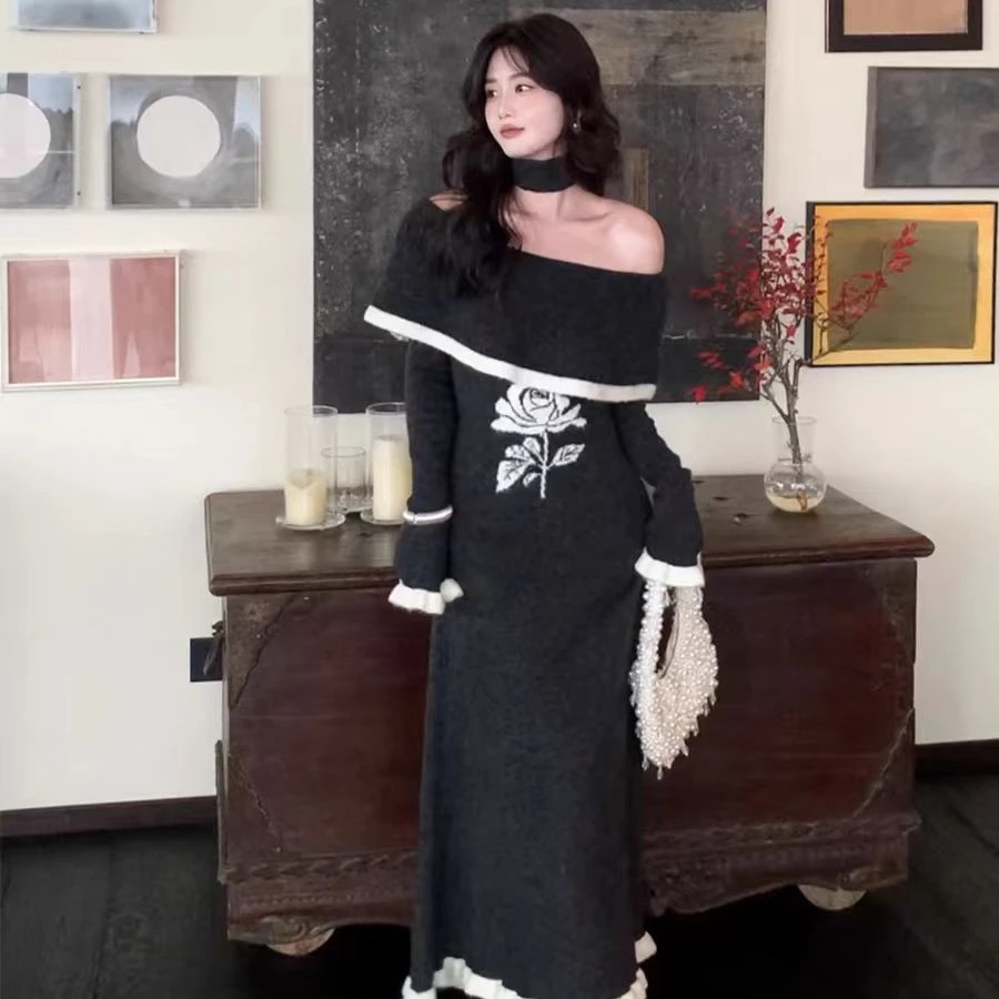 大圆领围脖花朵针织毛衣连衣裙秋冬喇叭袖收腰A型裙