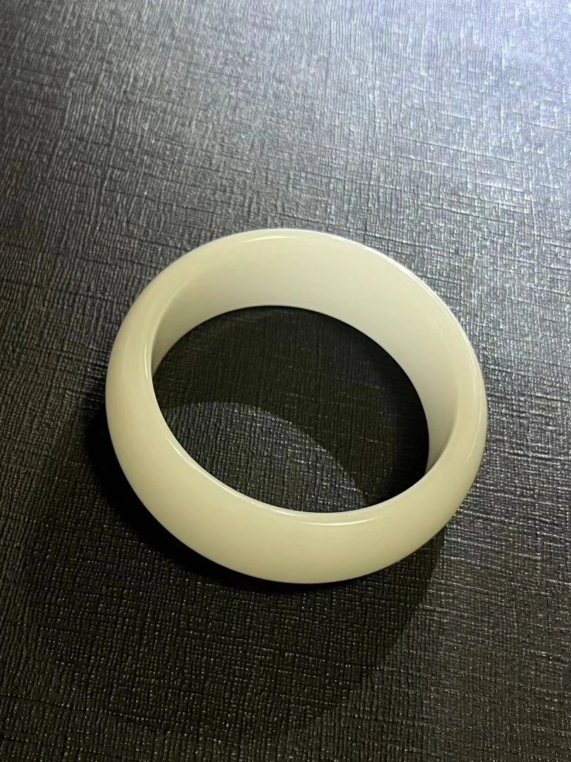 收藏级时尚白色百搭手镯yh931