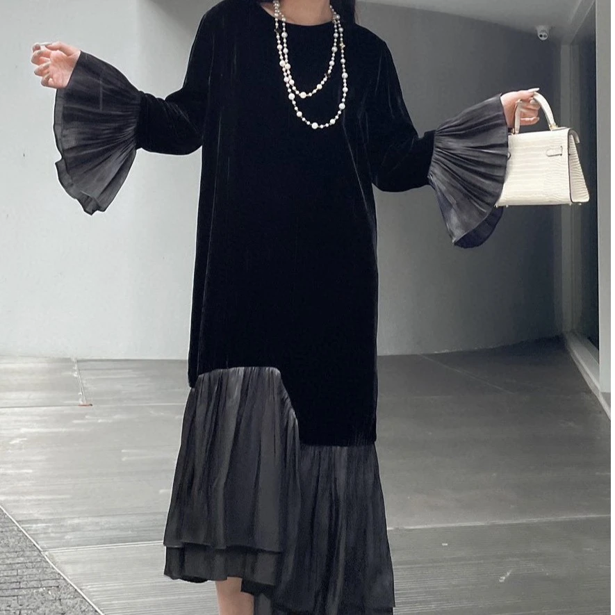 法式赫本小黑裙秋季桑蚕丝喇叭袖宽松显瘦时髦鱼尾连衣裙