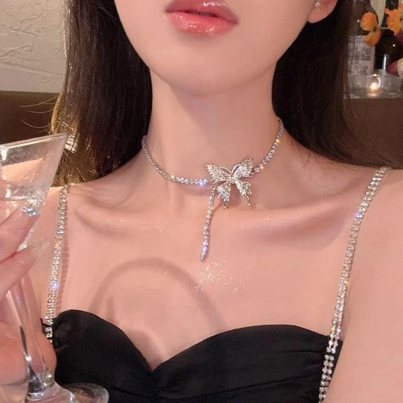 闪钻蝴蝶项链女款轻奢小众设计2023新款潮感锁骨链颈链夏