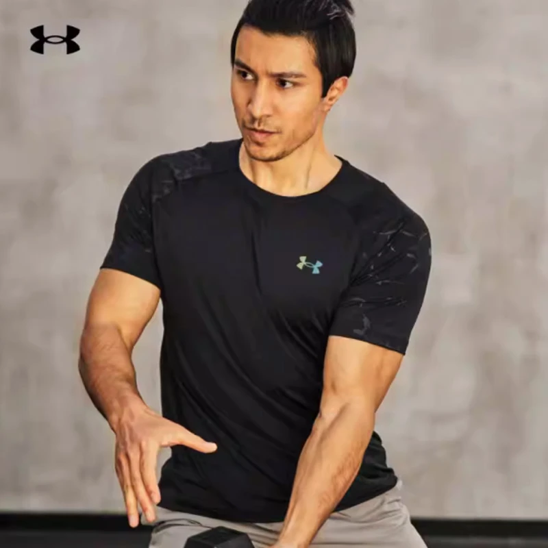 安德玛春夏RUSH男子压纹训练跑步健身运动短袖T恤1376790