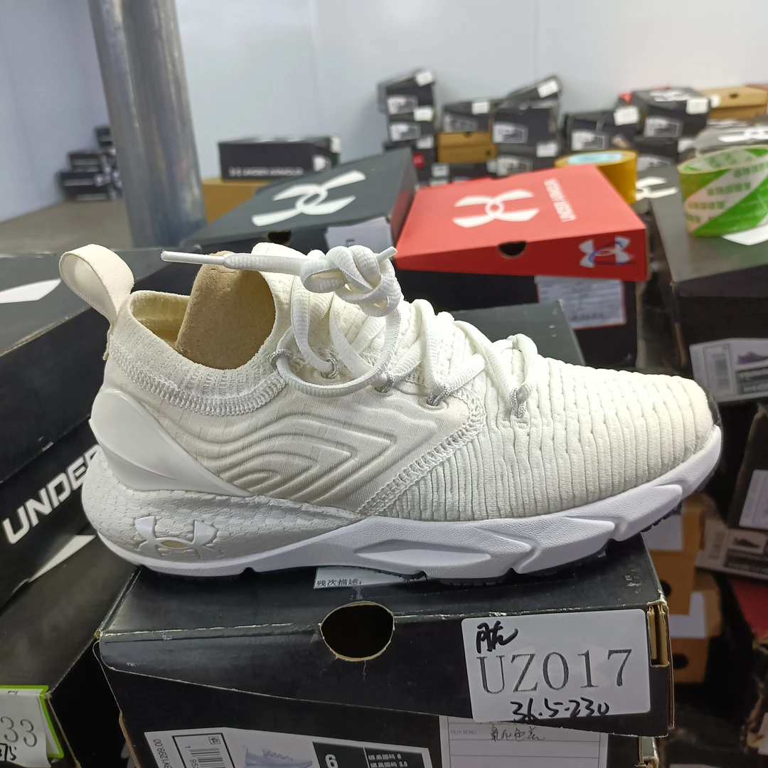 断码运动鞋-安德玛-UZ017