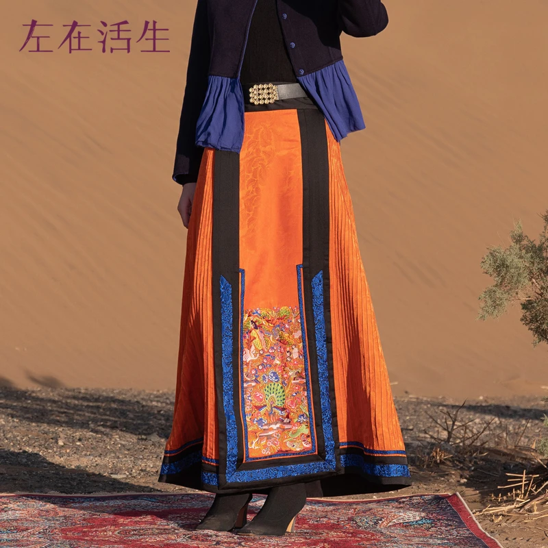 【圣诞红】生活在左改良绣花马面裙国潮传统显瘦复古秋冬半身裙女