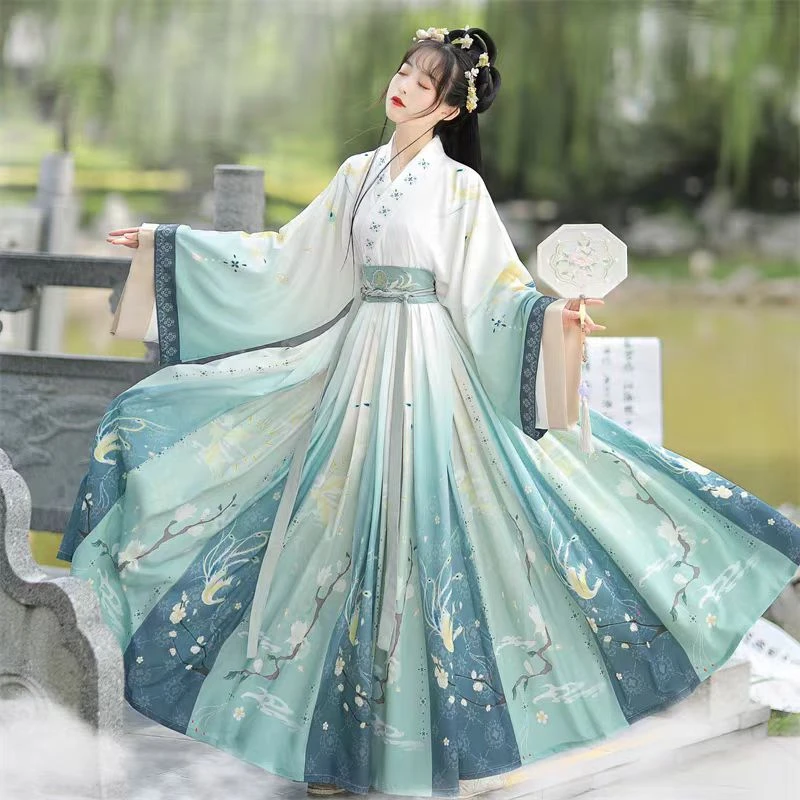 工厂清仓处理，拍单请在直播间内拍各种演出服