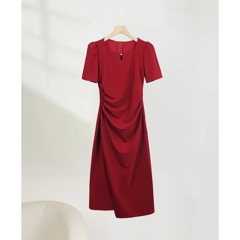 2024时尚气质款法式轻奢小众收腰设计感褶皱连衣裙