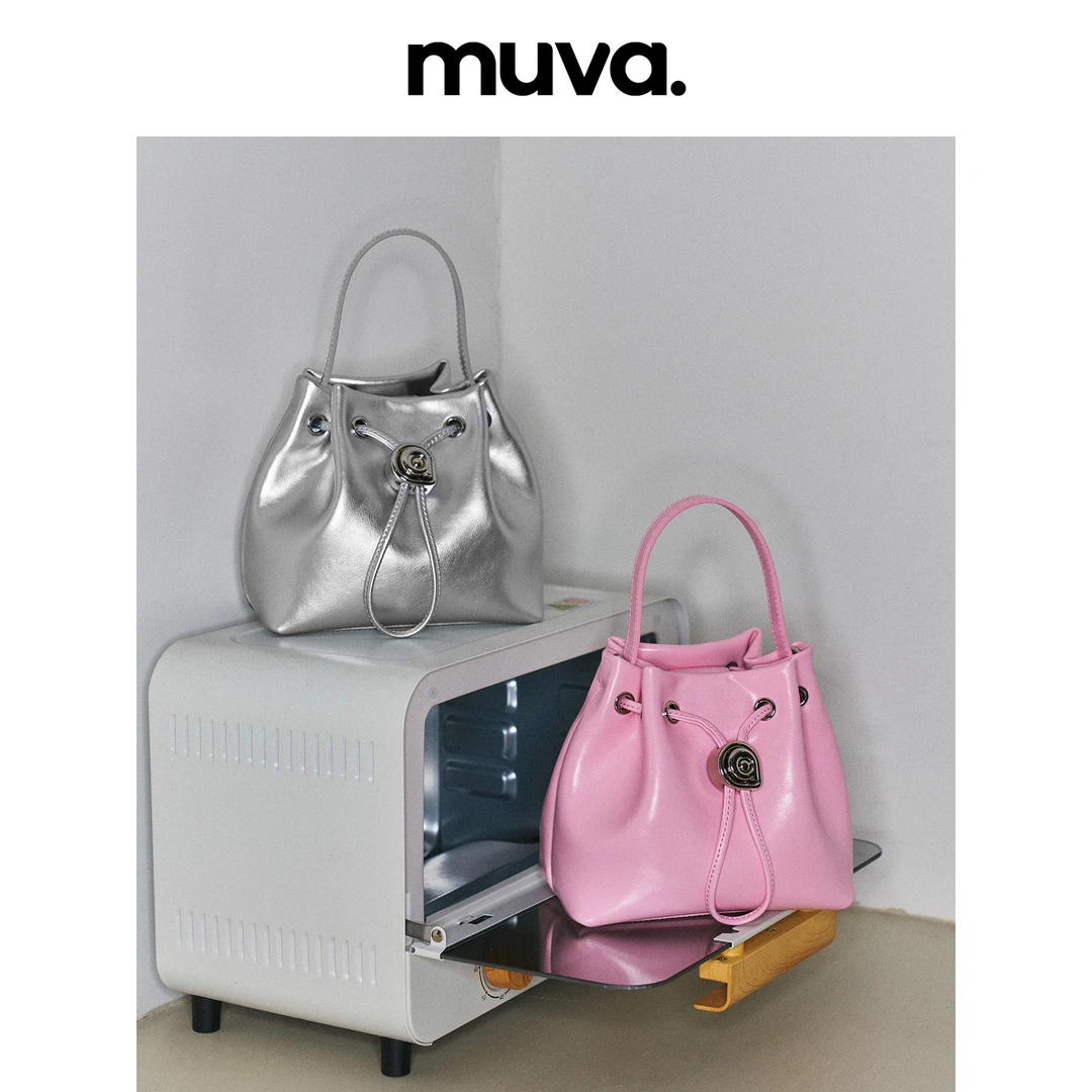 MUVA斜挎水桶包女新品手提包包高级感小众真皮原创单肩5.2新款