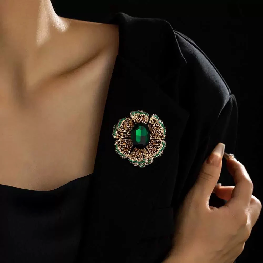 合金胸针 绿色水晶花朵胸针高档优雅时尚西服大衣裙子礼服胸花