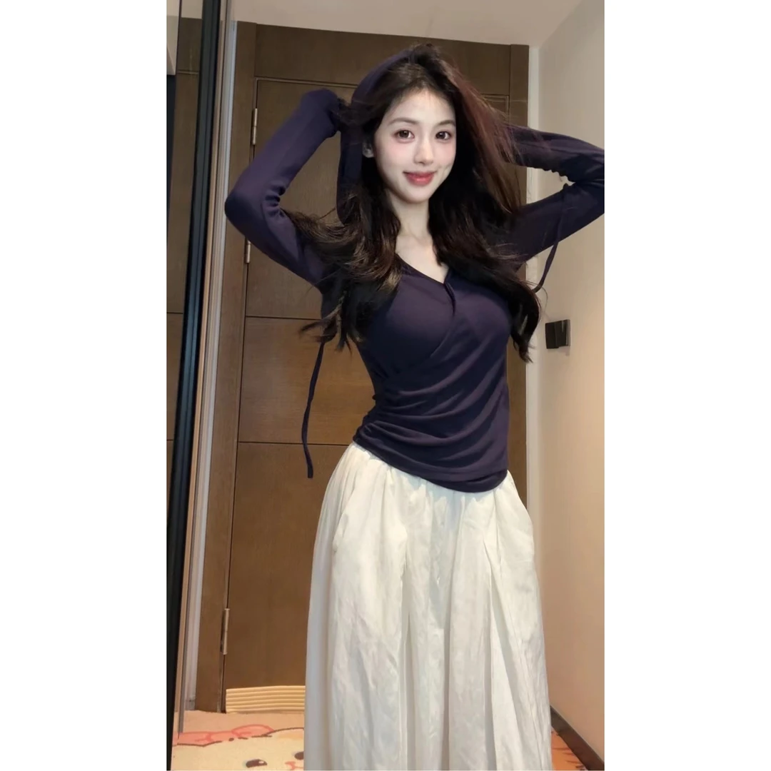 【XIAOBAWANG】设计感掐腰V领交叉长袖T恤女春秋修身内搭薄款辣妹T