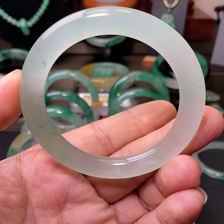 石英质玉手镯未镶嵌慧*