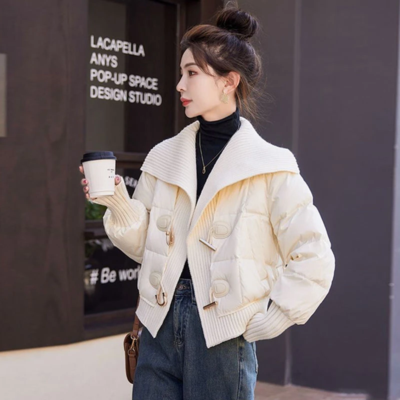 针织翻领羽绒服女2023冬季新款韩版加厚保暖短款牛角扣白鸭绒外套