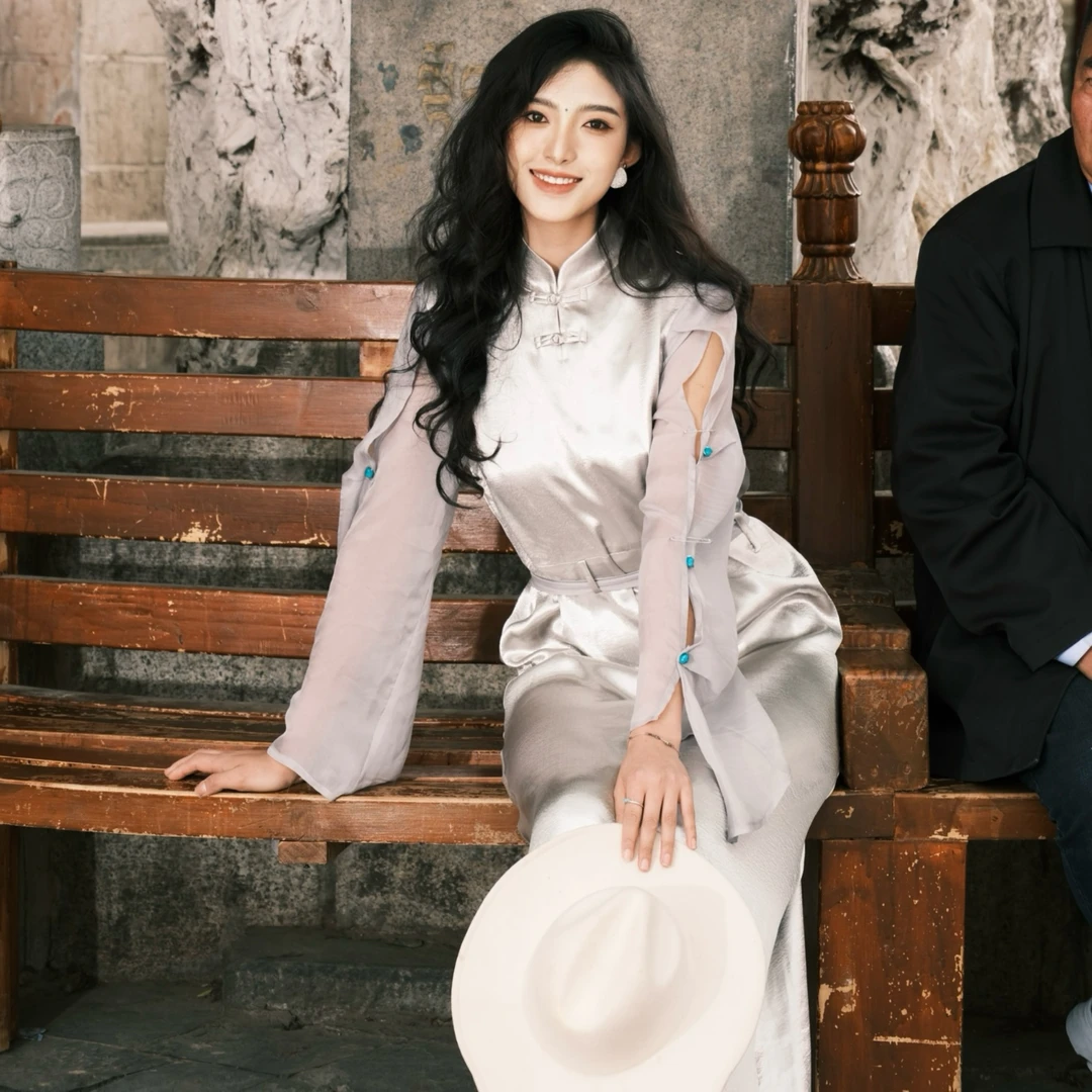 夏季新款仙女款银白色中式西藏服超长款修身修身西藏服