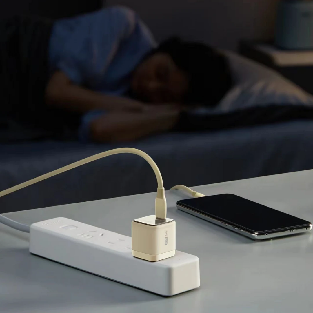 BULL/公牛PRO系列便携30W氮化镓超级快充充电头typec苹果充电器头