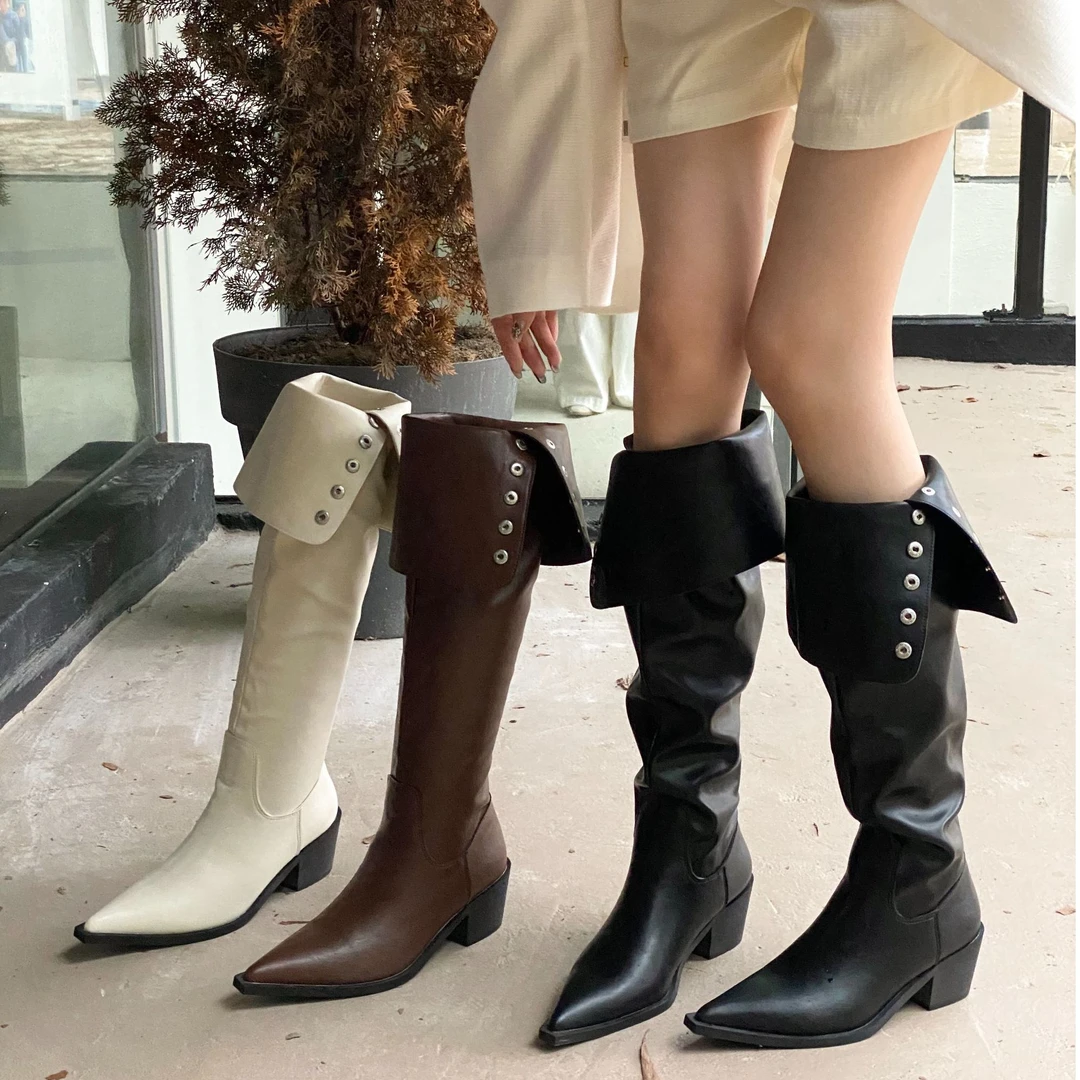 2穿2024秋冬季新款女鞋金属扣尖头中跟长靴高筒靴粗跟高跟瘦瘦靴