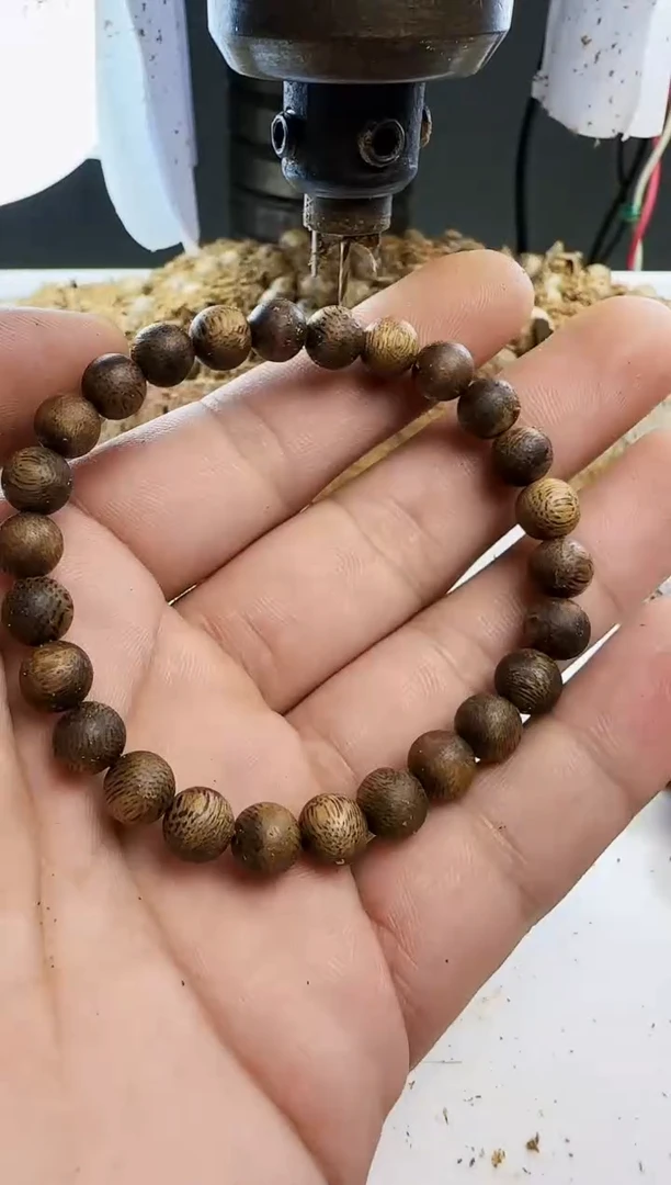 【闪购商品】沉香手串0.7       3