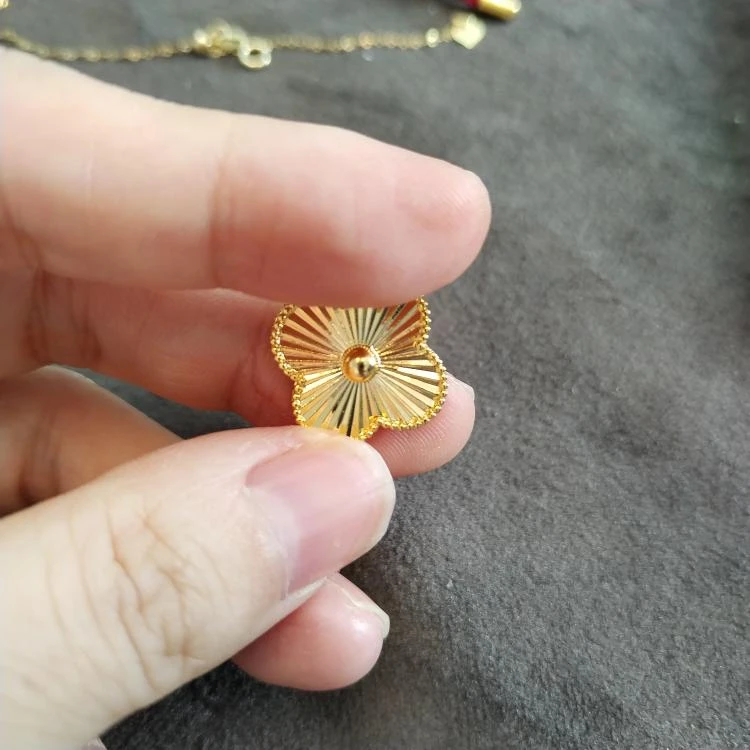 18k金吊坠事业草吊坠