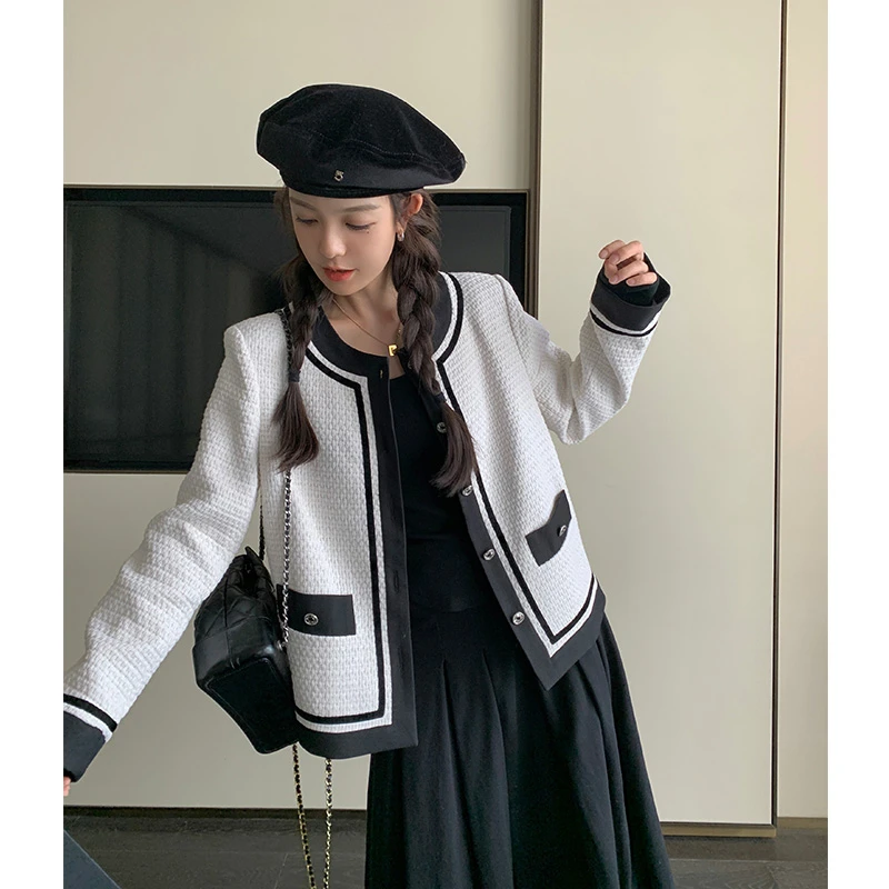 米白色短款小香风外套女春秋款2024新款气质名媛高级感粗花呢上衣