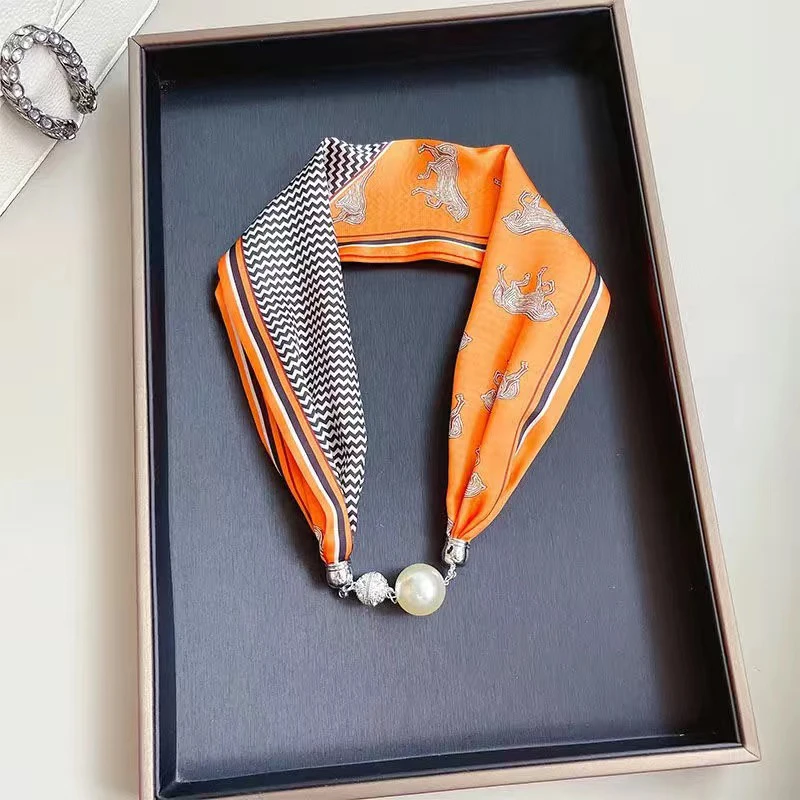 新款磁吸扣丝巾 百搭小丝巾