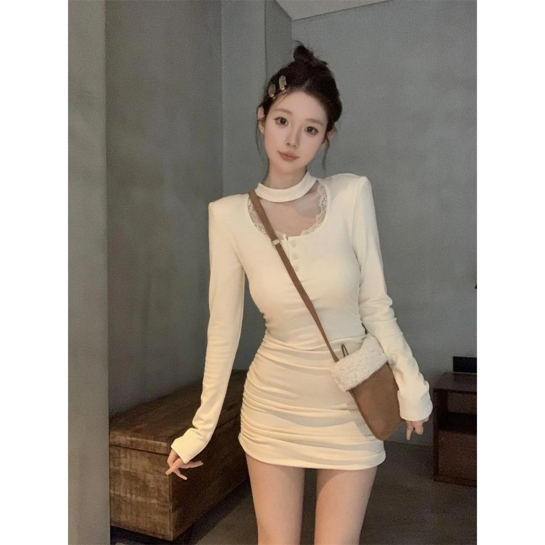 蕾丝边拼接U领挂脖连衣裙女2025春季新款纯欲辣妹加绒修身包臀裙