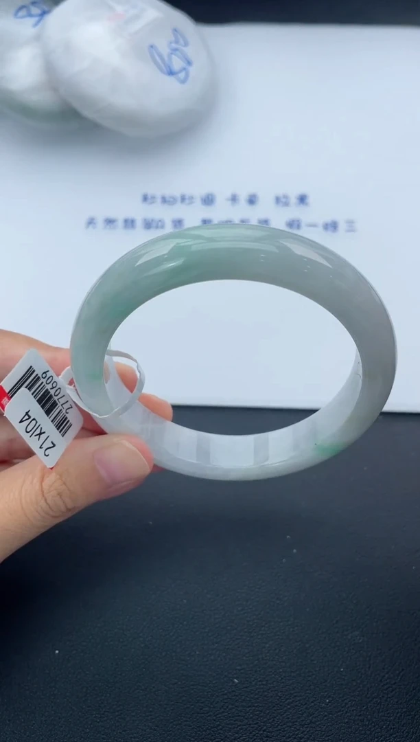 【闪购商品】翡翠手镯未镶嵌基地发货K0198 56+有纹裂，需包容