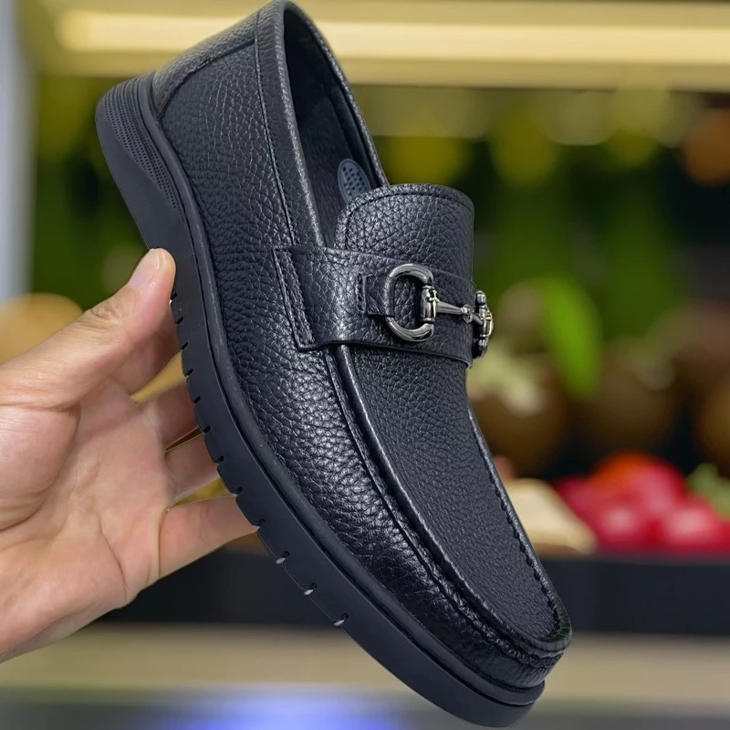 2024年新款休闲男皮鞋舒适时尚透气黑色真皮商务软面
