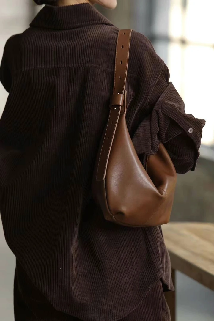 高级感斜挎包包女2024新款百搭通勤单肩腋下包复古风大容量饺子包