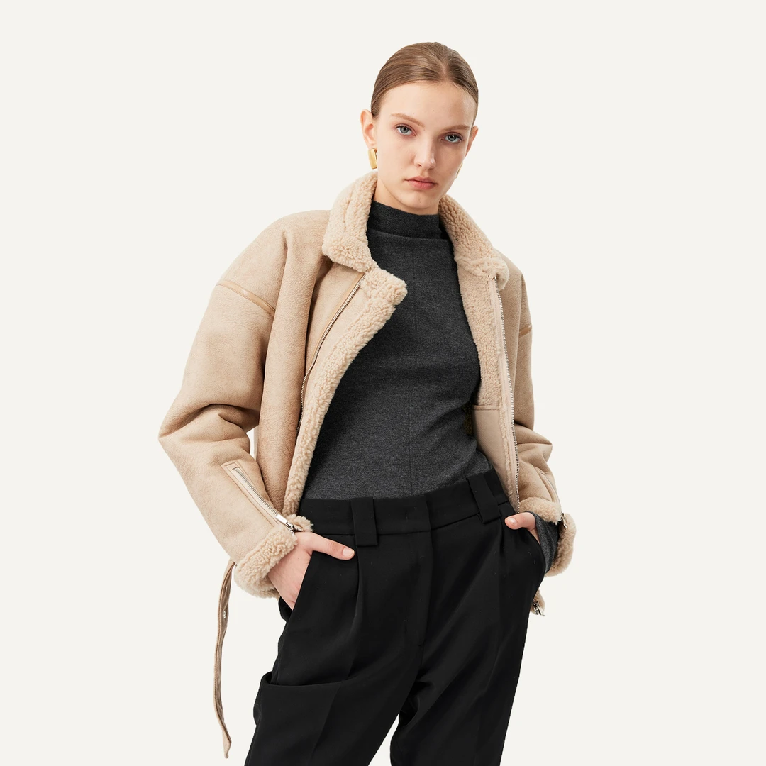 Unawares. WARDROBE系列 女士皮毛一体短外套