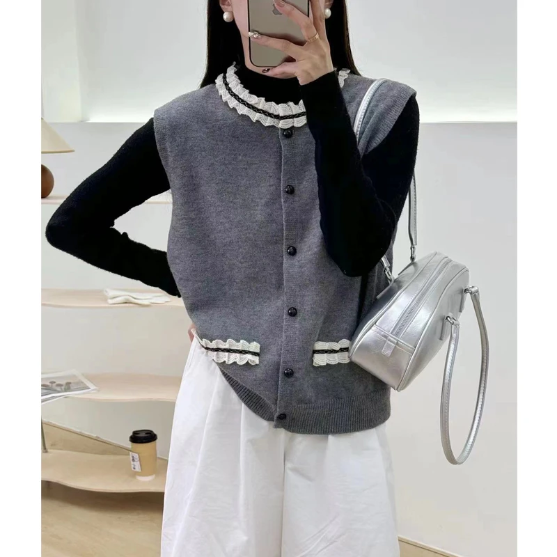 【衣朵设计】马甲女春秋新款韩版时尚甜美花边单排扣无袖背心坎肩