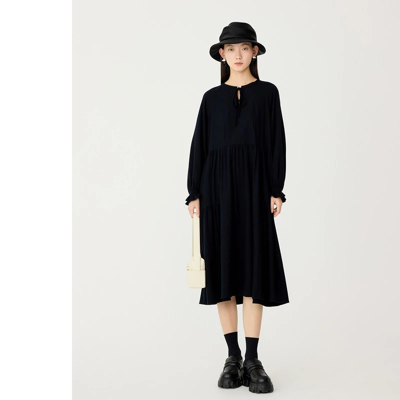 AUM/噢姆秋冬气质设计感复古法式百搭收腰通勤连衣裙M1DE40716