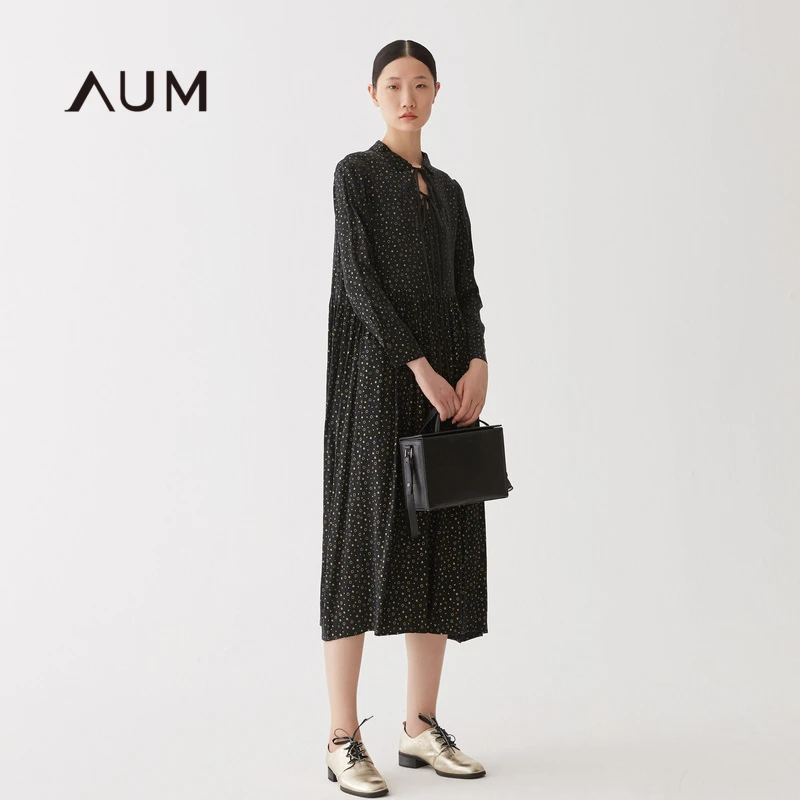 AUM/噢姆【星河璀璨】黑色宽松小香风气质优雅复古连衣裙MADE30176