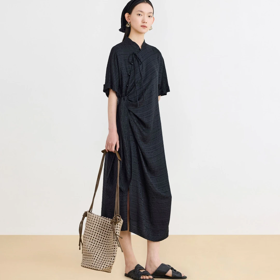 【芳芳精选】AUM/噢姆气质黑色连衣裙MCEG10446