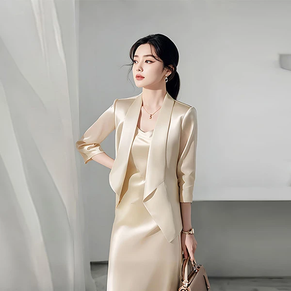 春秋新款女装套装轻奢高级感女人味欧货职业西装外套吊带裙两件套
