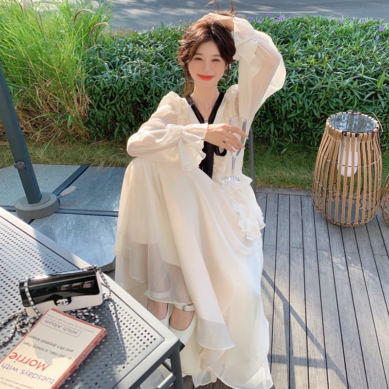 夏季2024新款长袖连衣裙女法式轻熟风设计感小众甜美木耳边中长裙