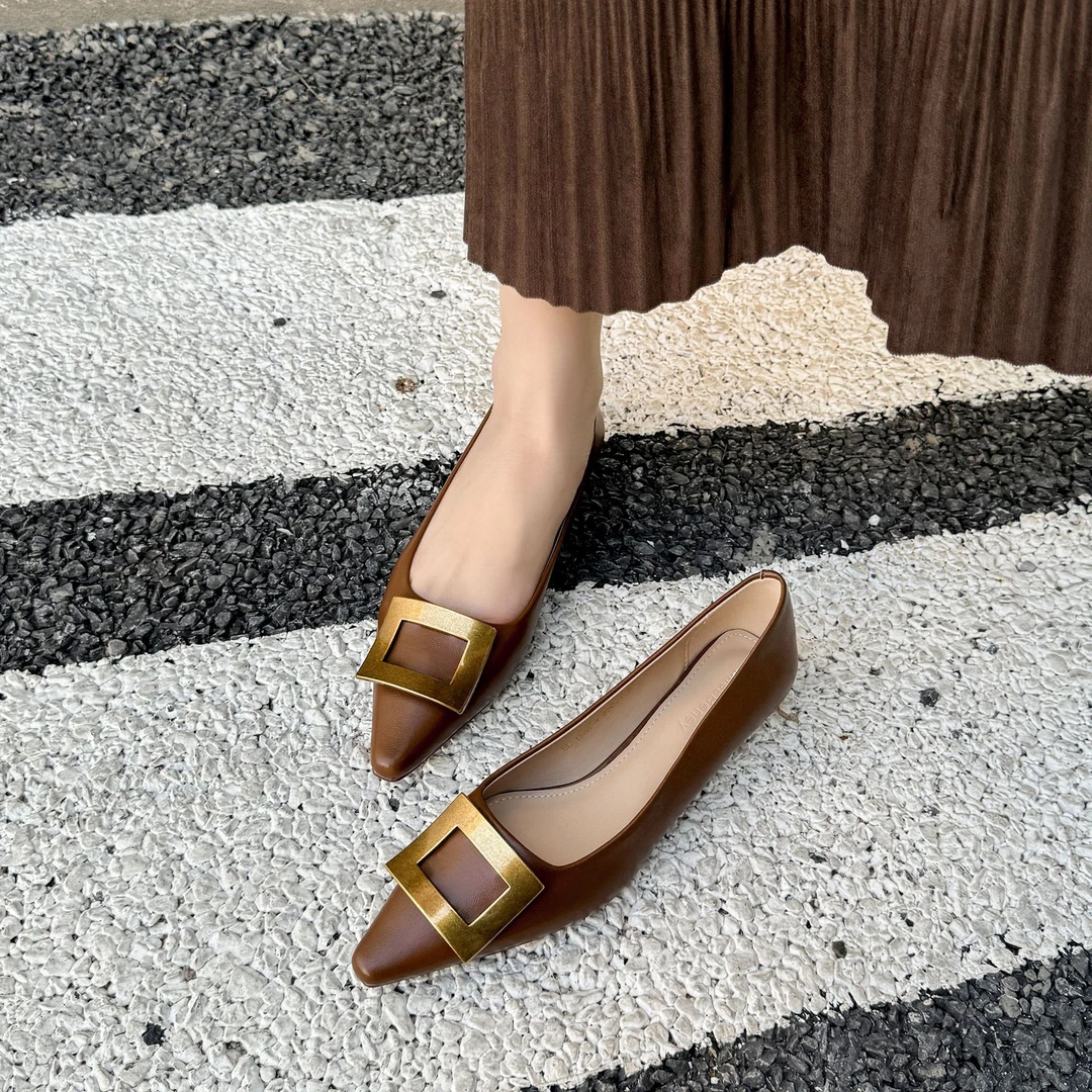 M1866-1金属方扣单鞋女2024春秋新款百搭浅口通勤职业尖头平底鞋