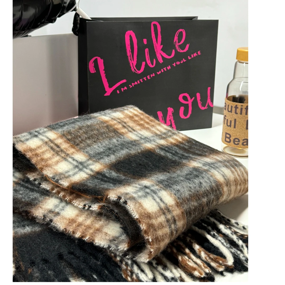 AVA百搭情侣复古羊绒学生格子保暖韩版双面长款围巾V453989K00