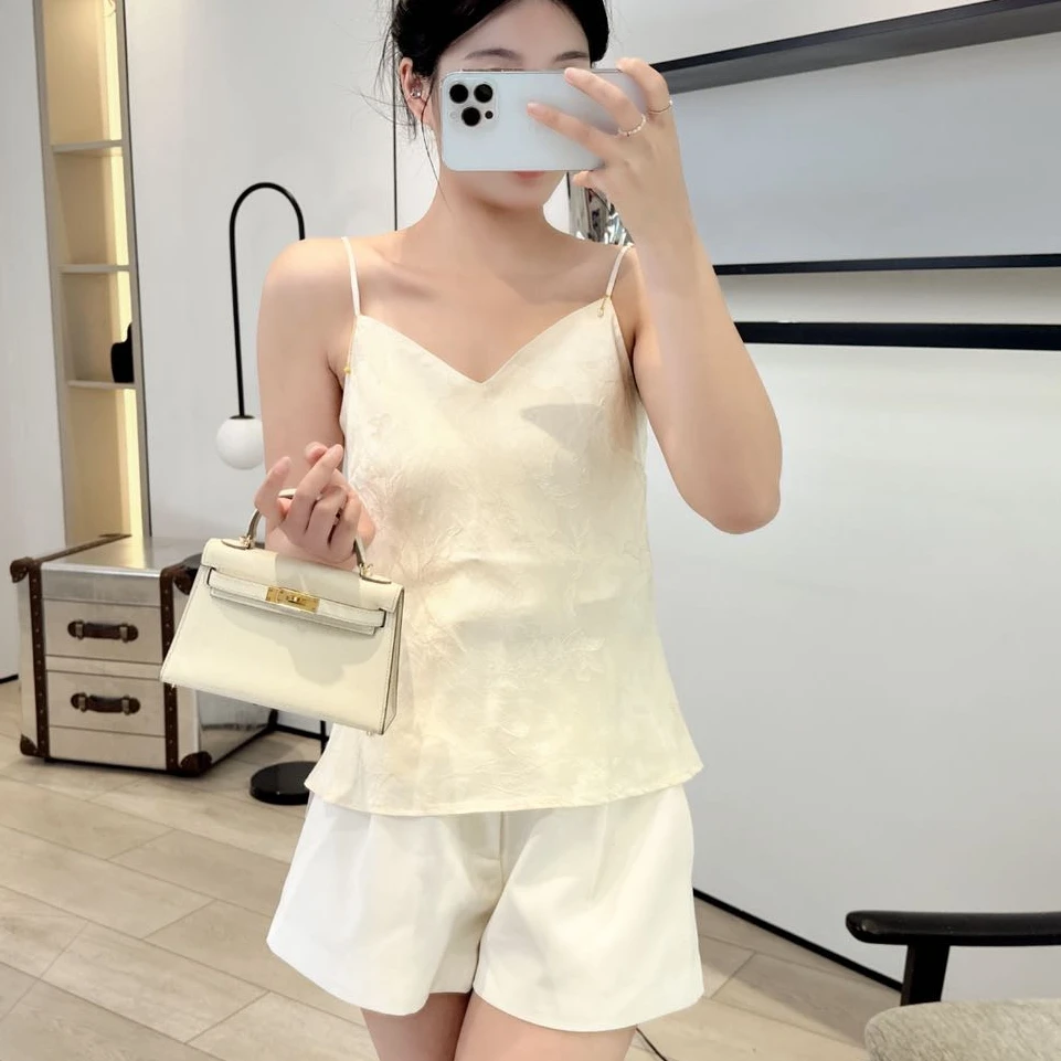 细肩带牡丹花提花V领吊带W17