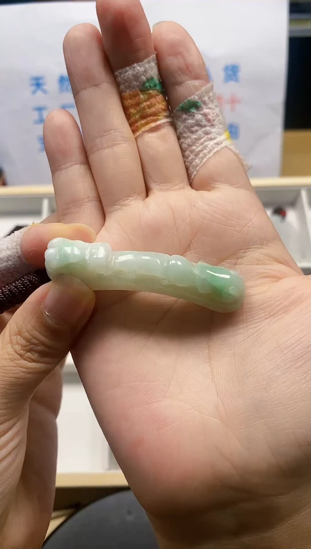 【闪购商品】翡翠颈饰未镶嵌翡翠