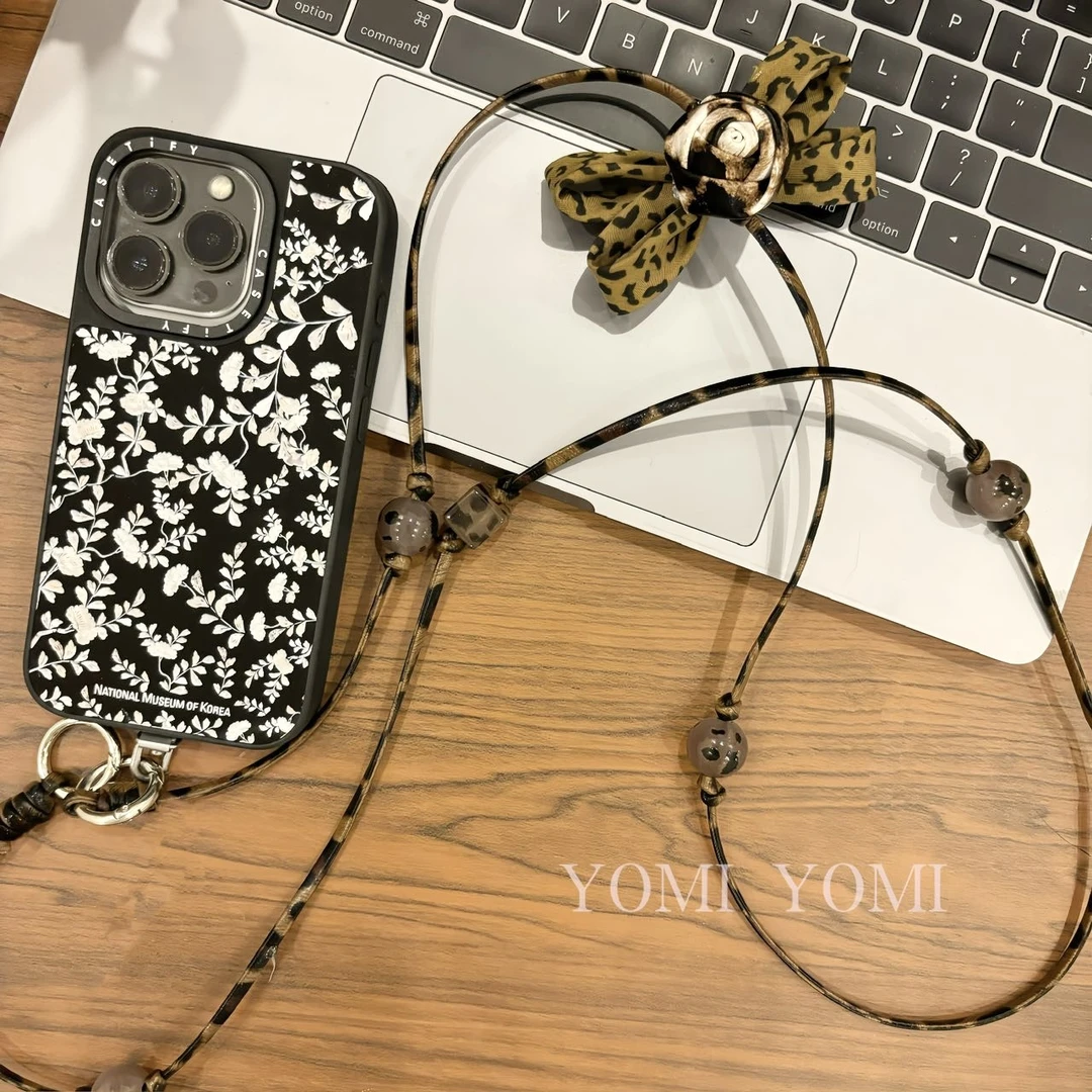 豹纹山茶花 原创油蜡皮高颜值秋冬简约时尚斜挎手机链创意K646