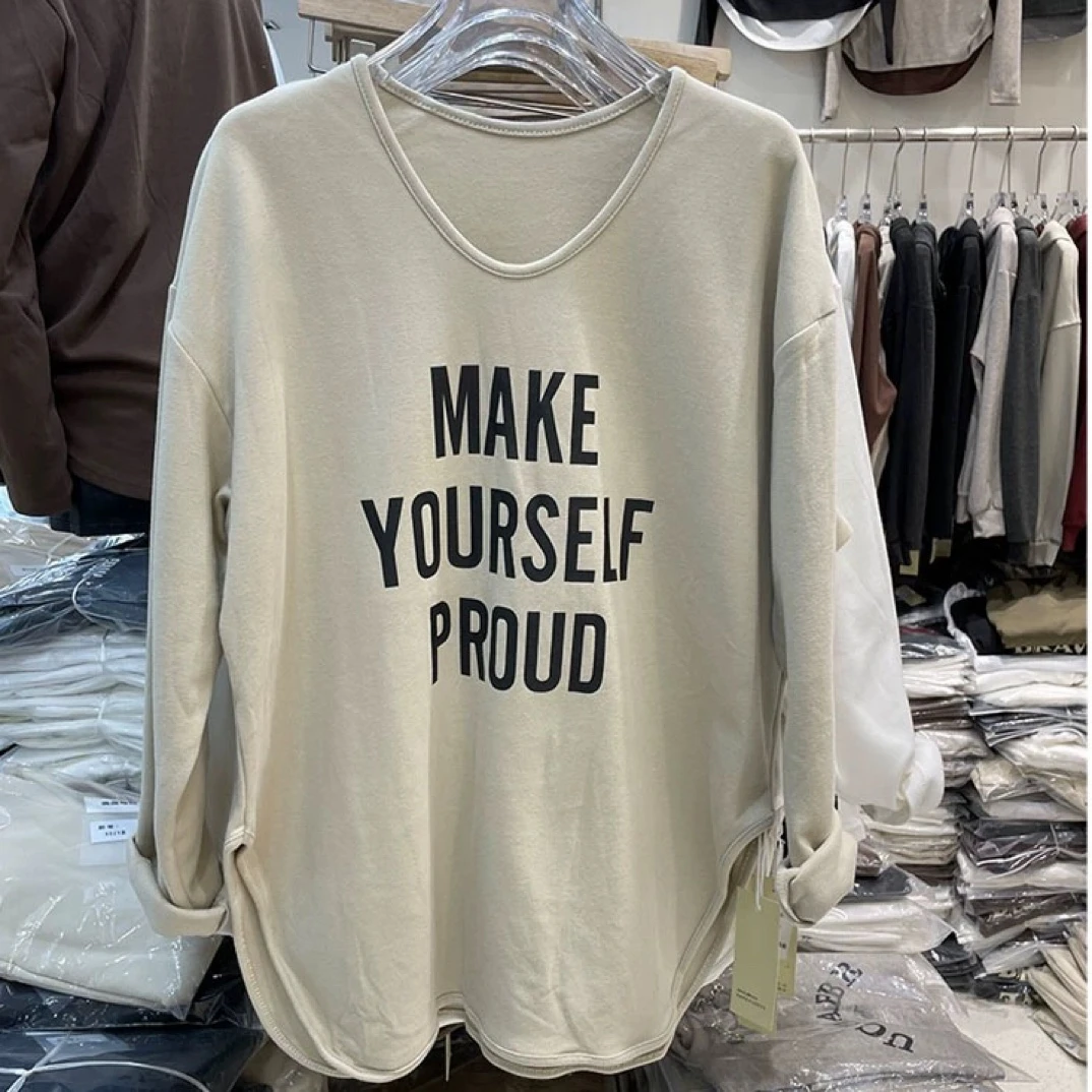 9365字母图案开衩上衣