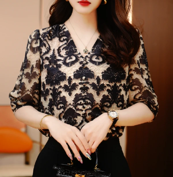 新款上衣百搭时尚气质v领印花洋气经典高级