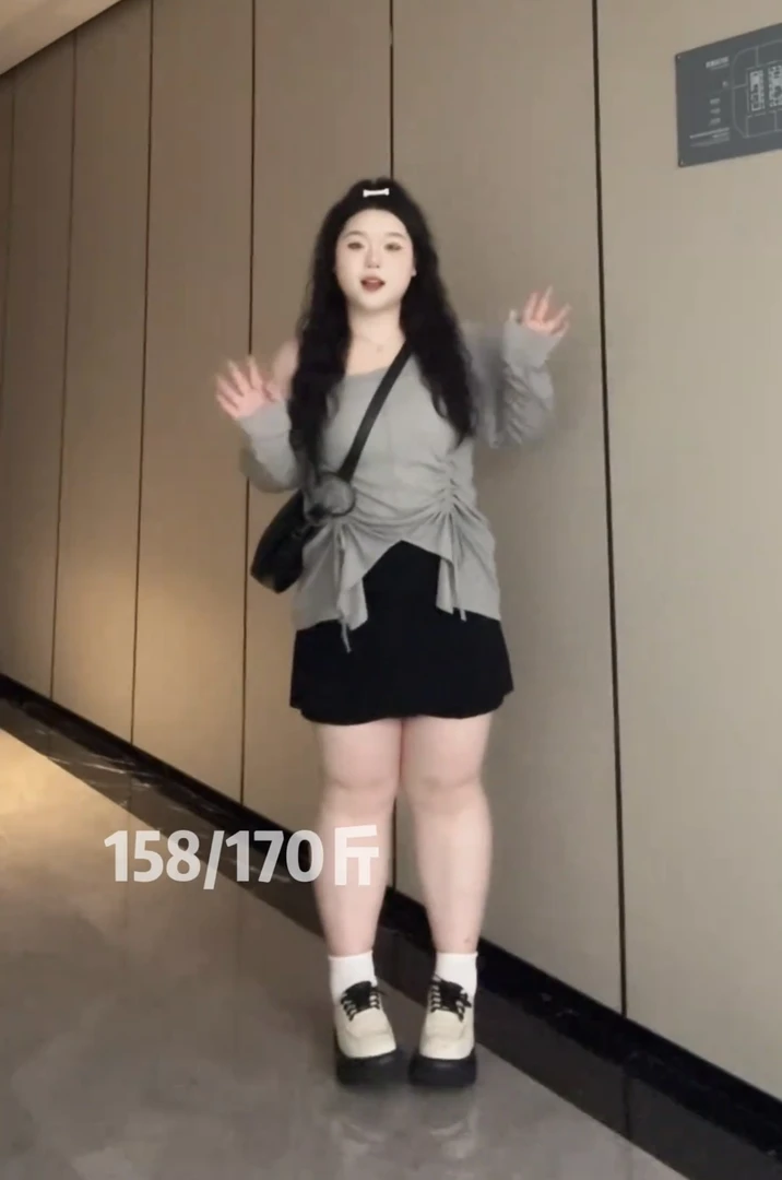 大码设计感抽绳露肩长袖T恤女夏胖mm甜辣纯欲风上衣短裤