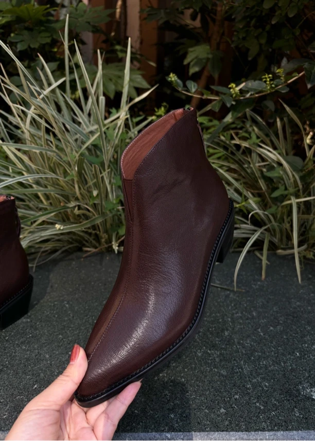 阿丽塔女鞋~4cm秋冬新款短靴尖头粗跟时装靴舒适百搭复古真皮女靴