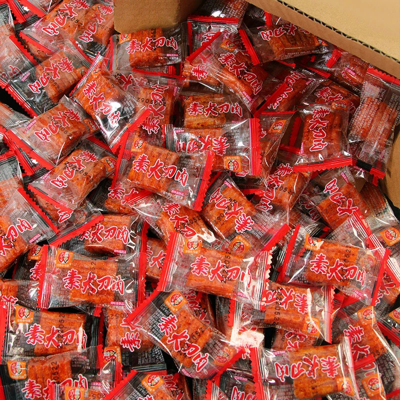 小马哥大刀肉辣条网红辣条零食好吃推荐8090后怀旧童年小卖铺素肉