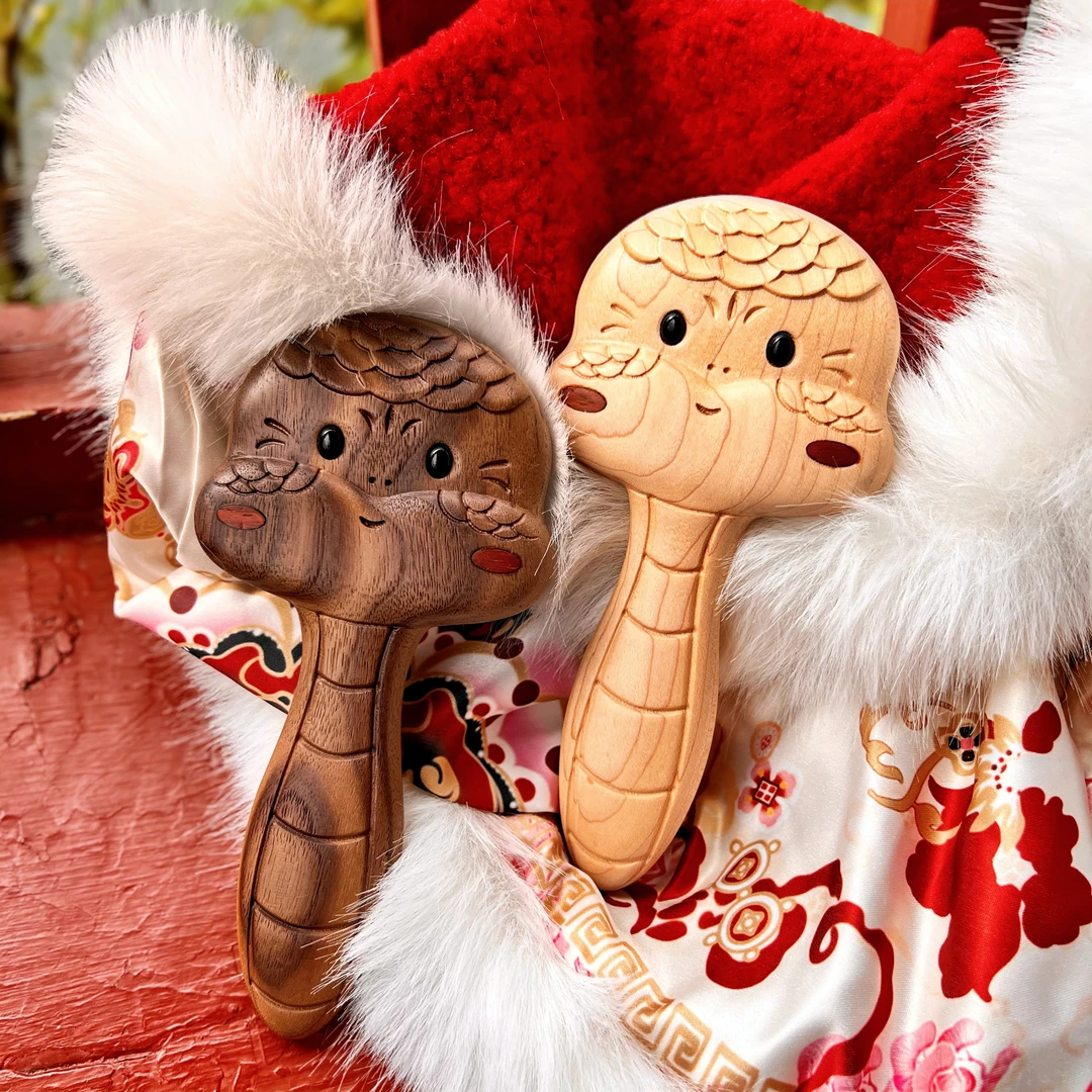 蛇年气垫梳！ 实木镶嵌按摩梳 设计创意新年礼物摆件