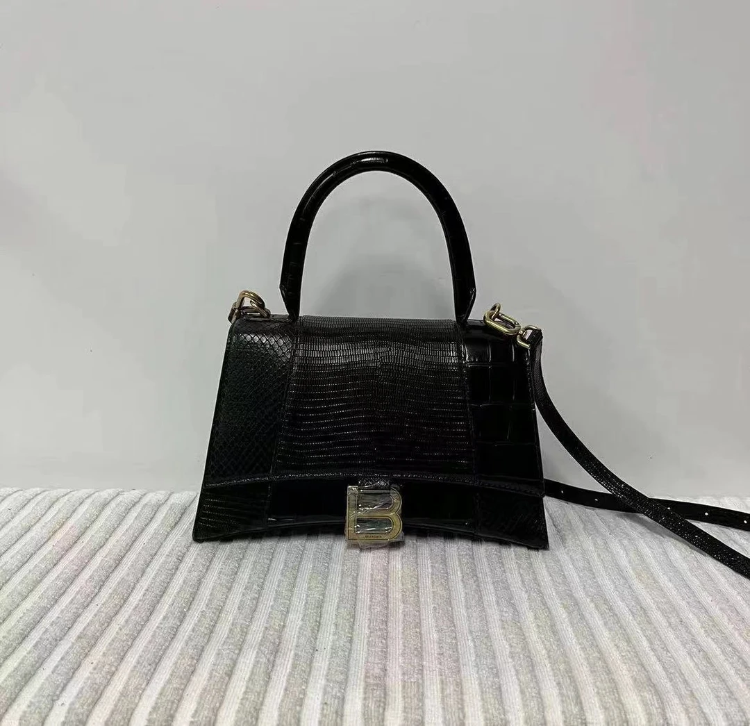 99新 Balenciaga/巴黎世家 沙漏S金扣特殊纹黑金斜挎包/（D店）