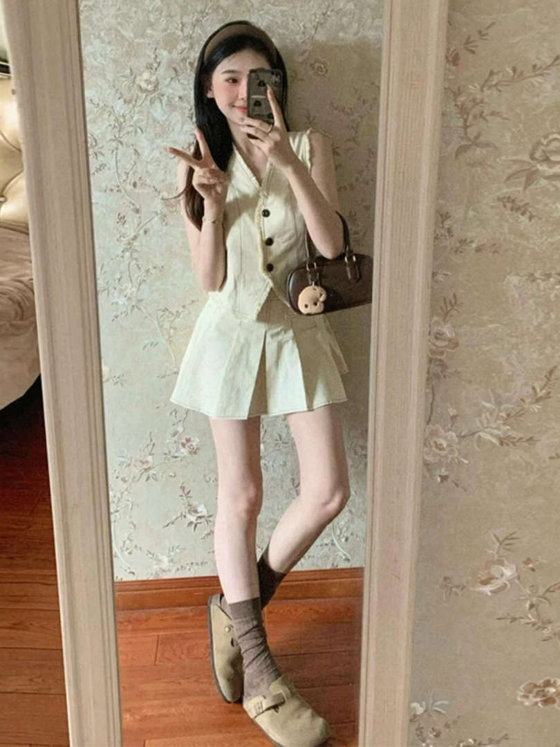 小个子穿搭套装无袖背心马甲上衣百褶半身裙两件套夏季穿搭一整套