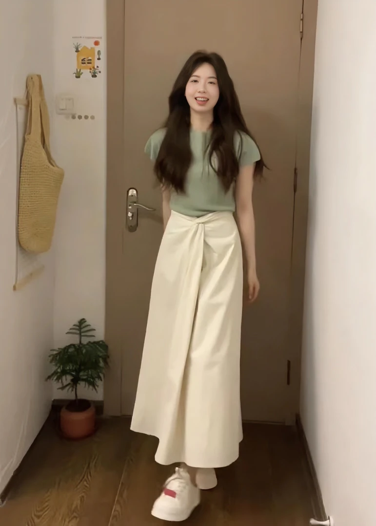 夏季2024新款小个子多巴胺套装裙子绿色正肩短袖上衣配半裙两件套