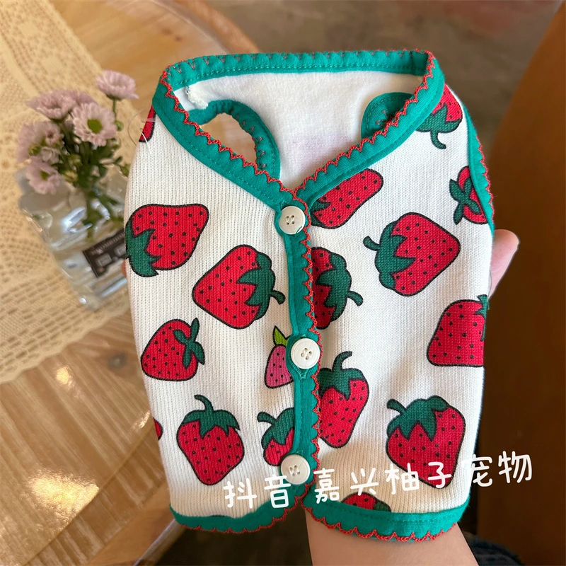 草莓马甲春秋款狗狗猫咪德文防掉毛小型犬泰迪宠物吉娃娃比熊衣服