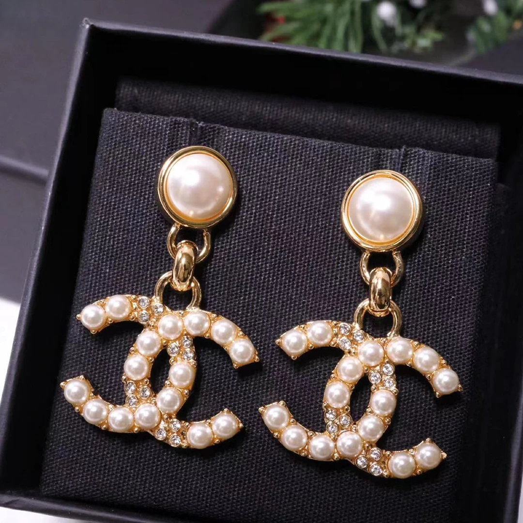 全新未使用 Chanel/香奈儿 金色珍珠钻款双C吊坠耳环  05730