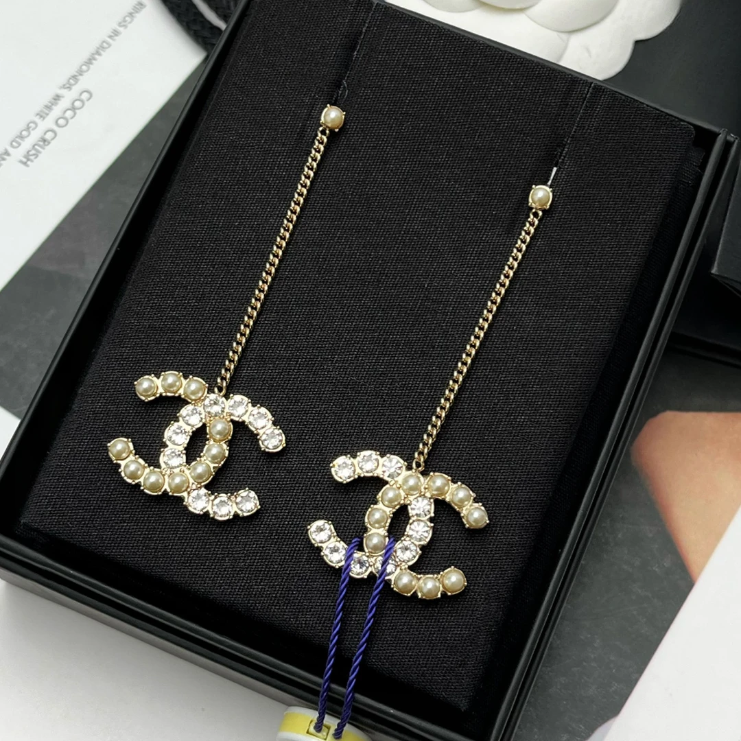 未使用 Chanel/香奈儿 半珍珠半钻流苏款耳环 05320