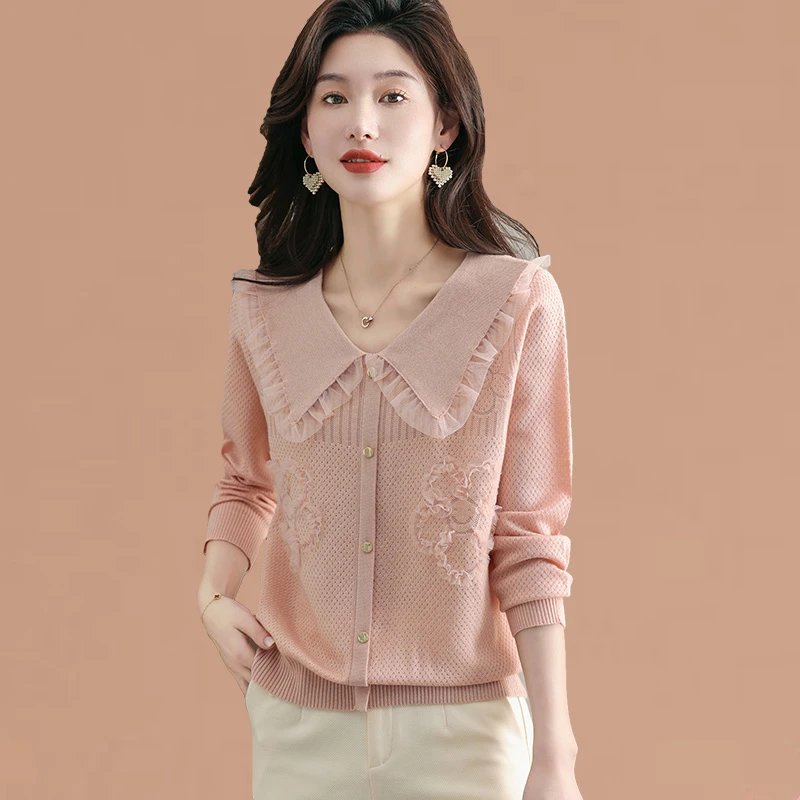 长袖上衣女薄款春秋时尚洋气百搭蕾丝拼接毛衣镂空针织打底羊毛衫
